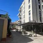 Remarkable Appartement Tirana