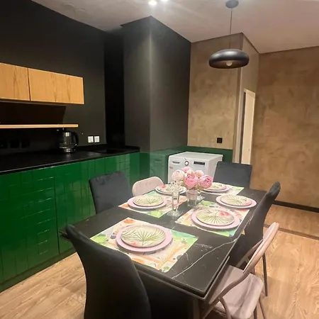 Remarkable * טיראנה